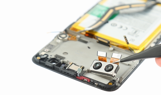 1498381624_oneplus-5-teardown-7-600x400.jpg
